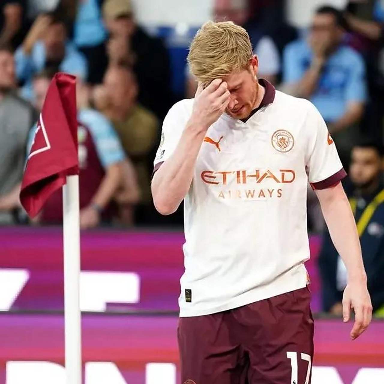 关于曼城大将受伤离场,球迷担忧未来赛程的信息 关于曼城大将受伤离场,球迷担忧未来赛程的信息