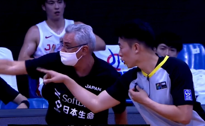 摩尔多瓦队运球技术出众，击败对手