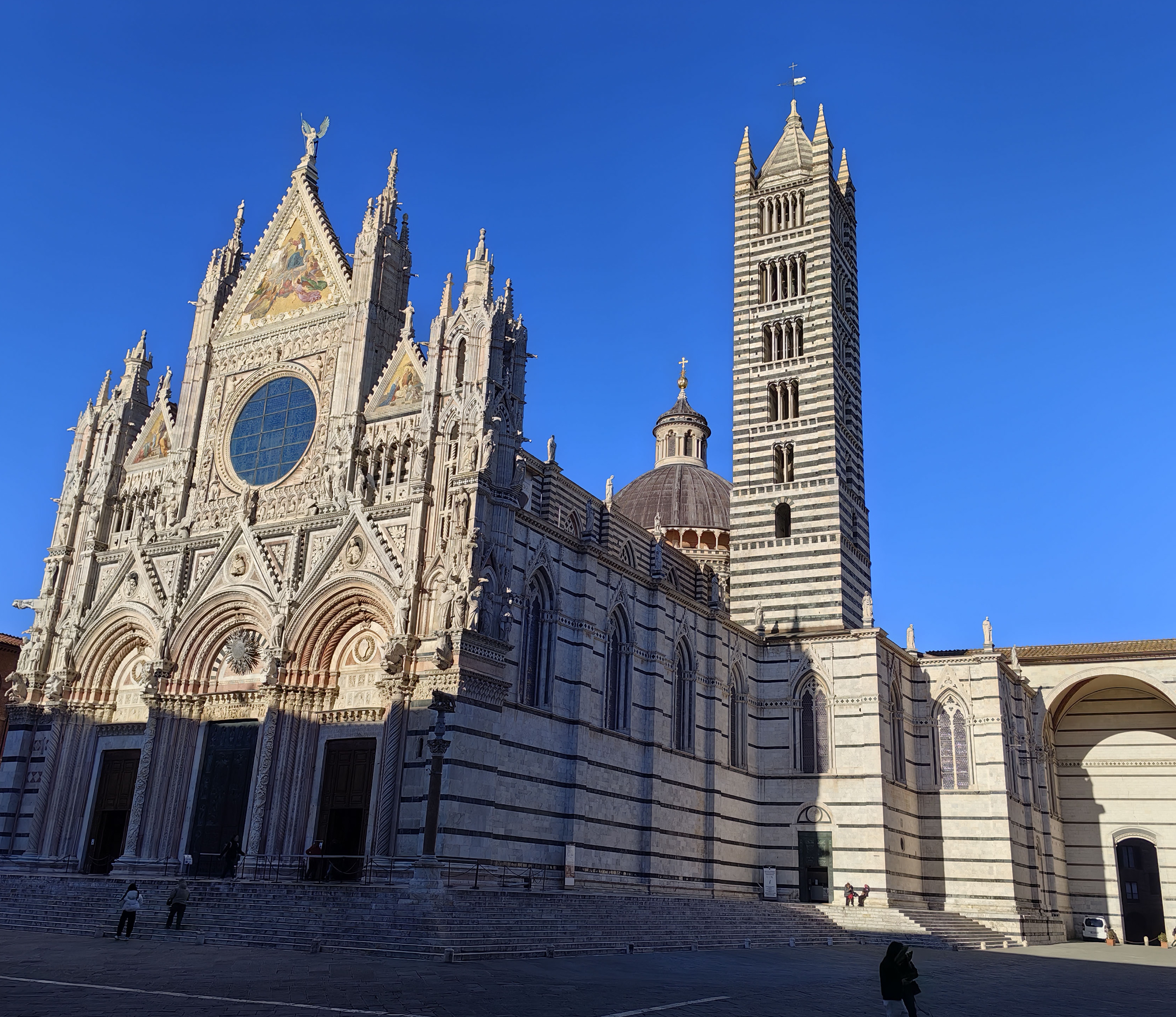 关于佛罗伦萨客场战平锡耶纳，收获一分的信息