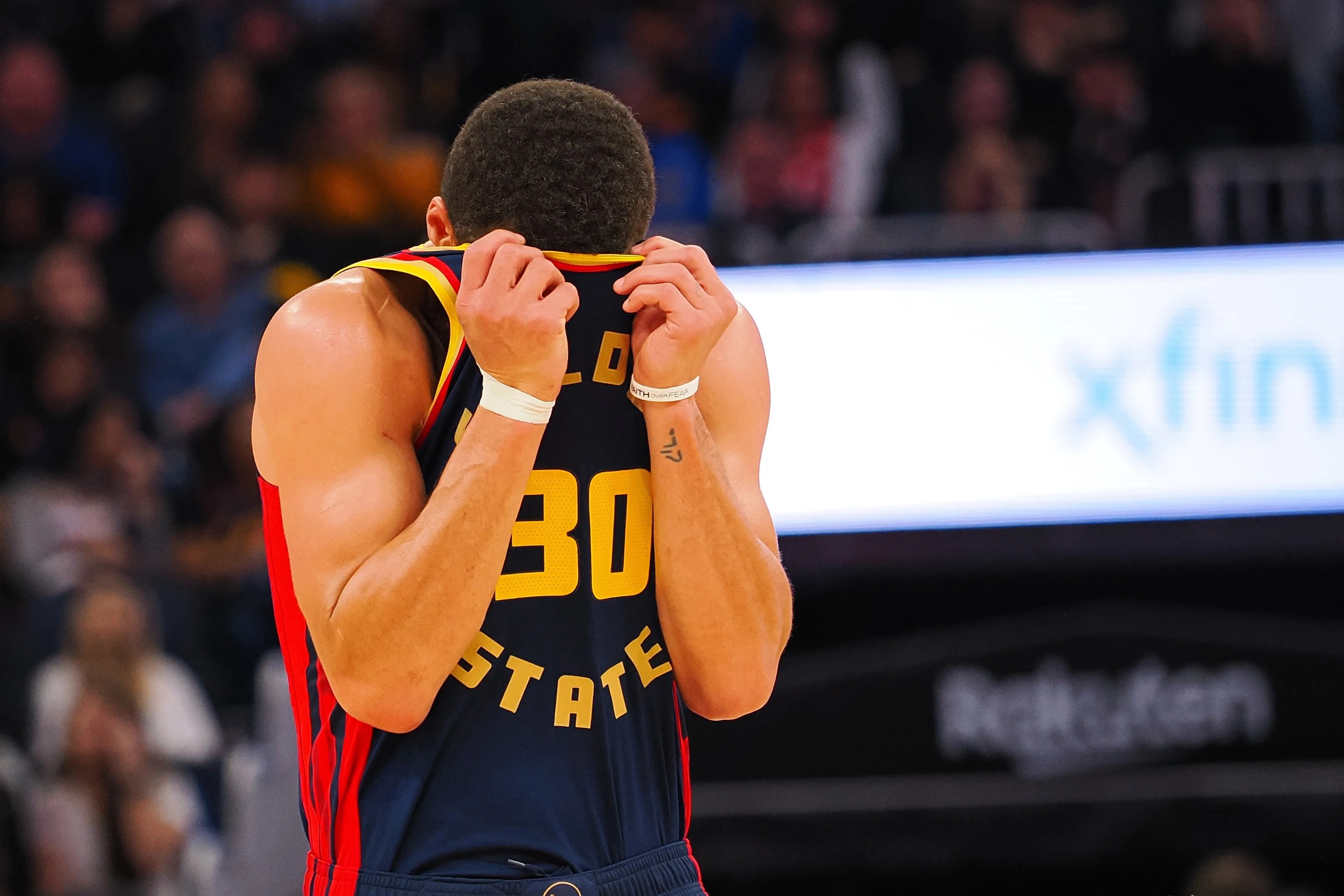 勇士遭遇伤病困扰，库里将缺席接下来的比赛的简单介绍