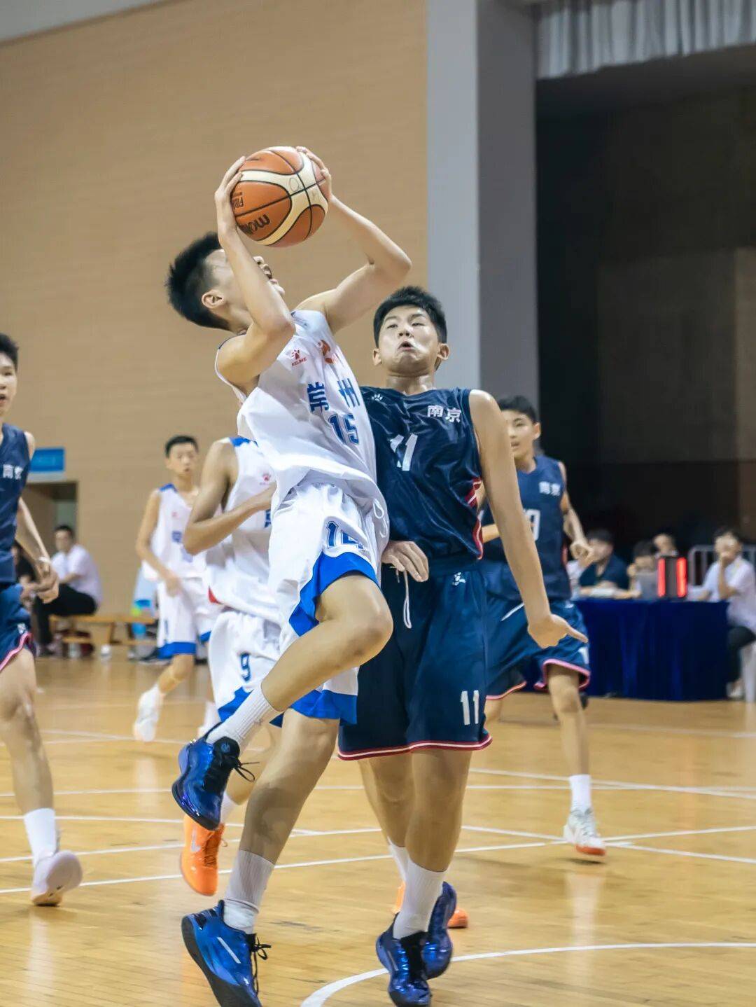 包含球员精神面貌焕然一新,篮球比赛斗志高昂的词条 包含球员精神面貌焕然一新,篮球比赛斗志高昂的词条