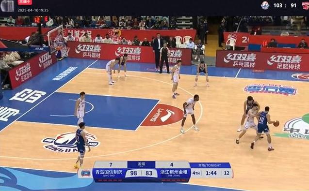 体育场上的胜负,让球迷心跳加速 体育场上的胜负,让球迷心跳加速