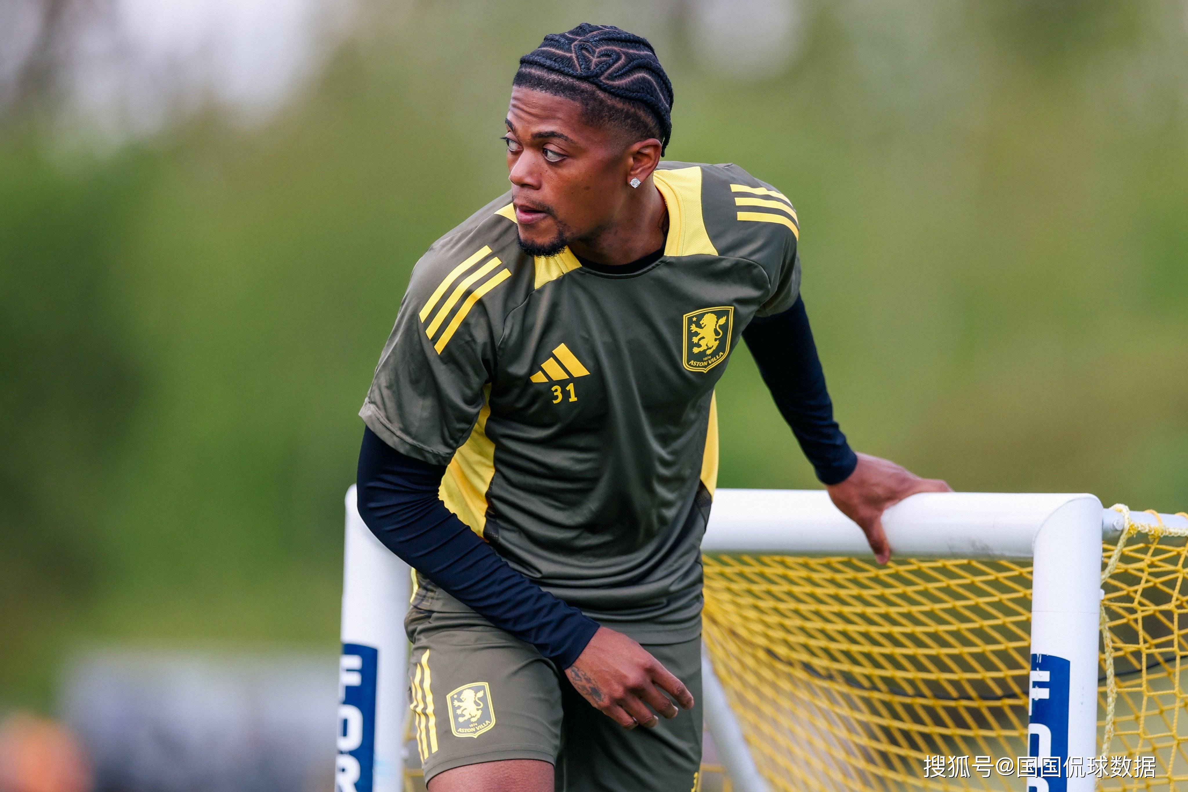 包含阿斯顿维拉主场失利，英超保级压力骤增的词条