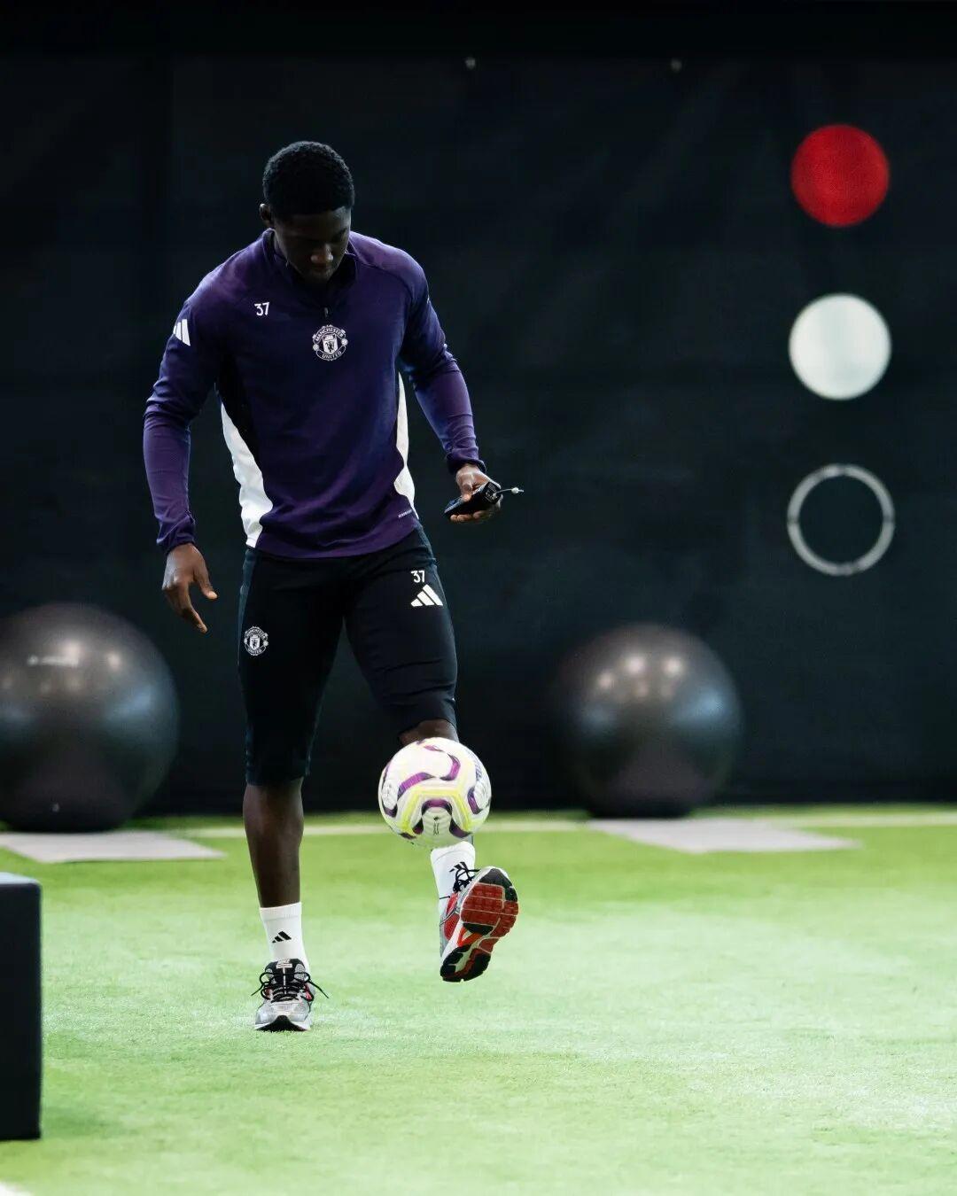 曼联客场战平,遗憾无缘全胜 曼联客场战平,遗憾无缘全胜