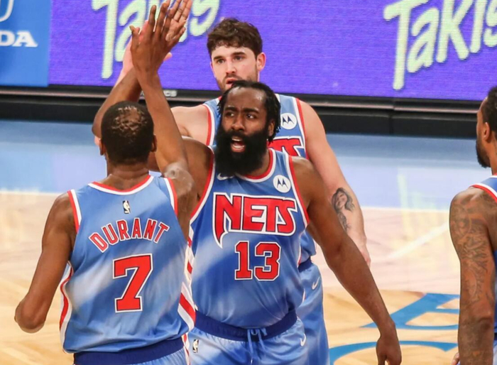 篮网队大胜主场，取得必胜晋级季后赛的简单介绍