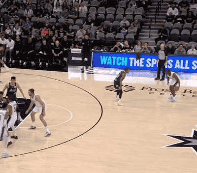 包含关注篮球明星动态，看他们在CBA联赛中叱咤风云的词条