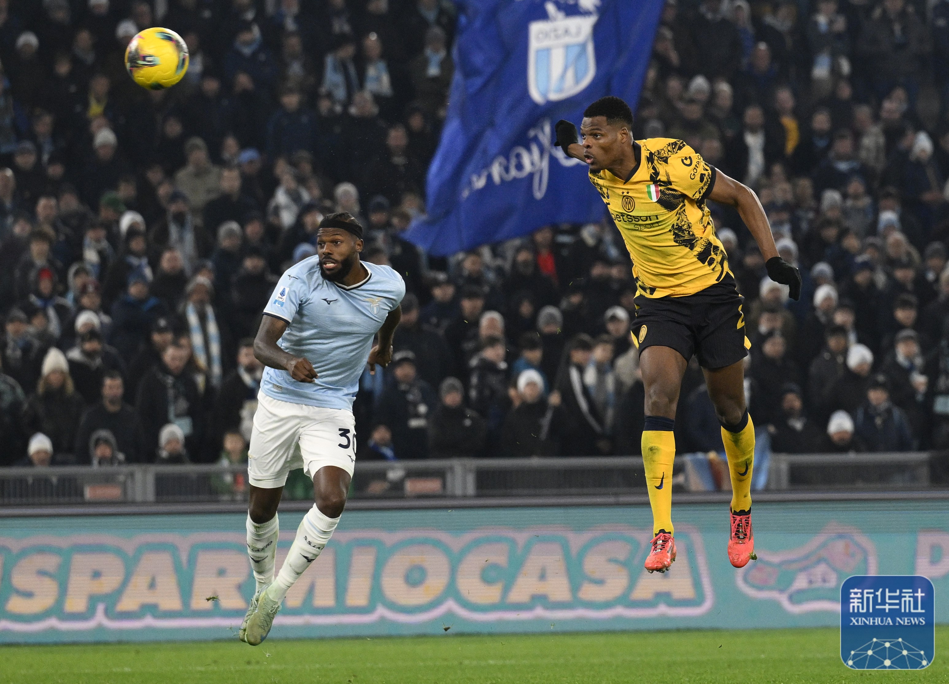 开云体育官方入口-AC米兰主场取胜，继续领跑意大利顶级足球联赛