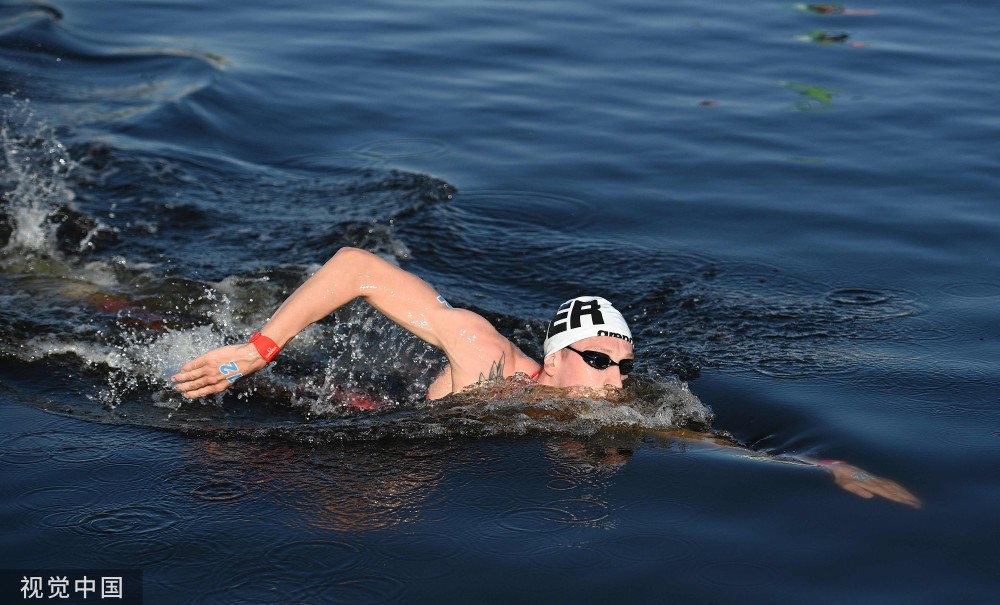 墨西哥游泳选手勇夺金牌