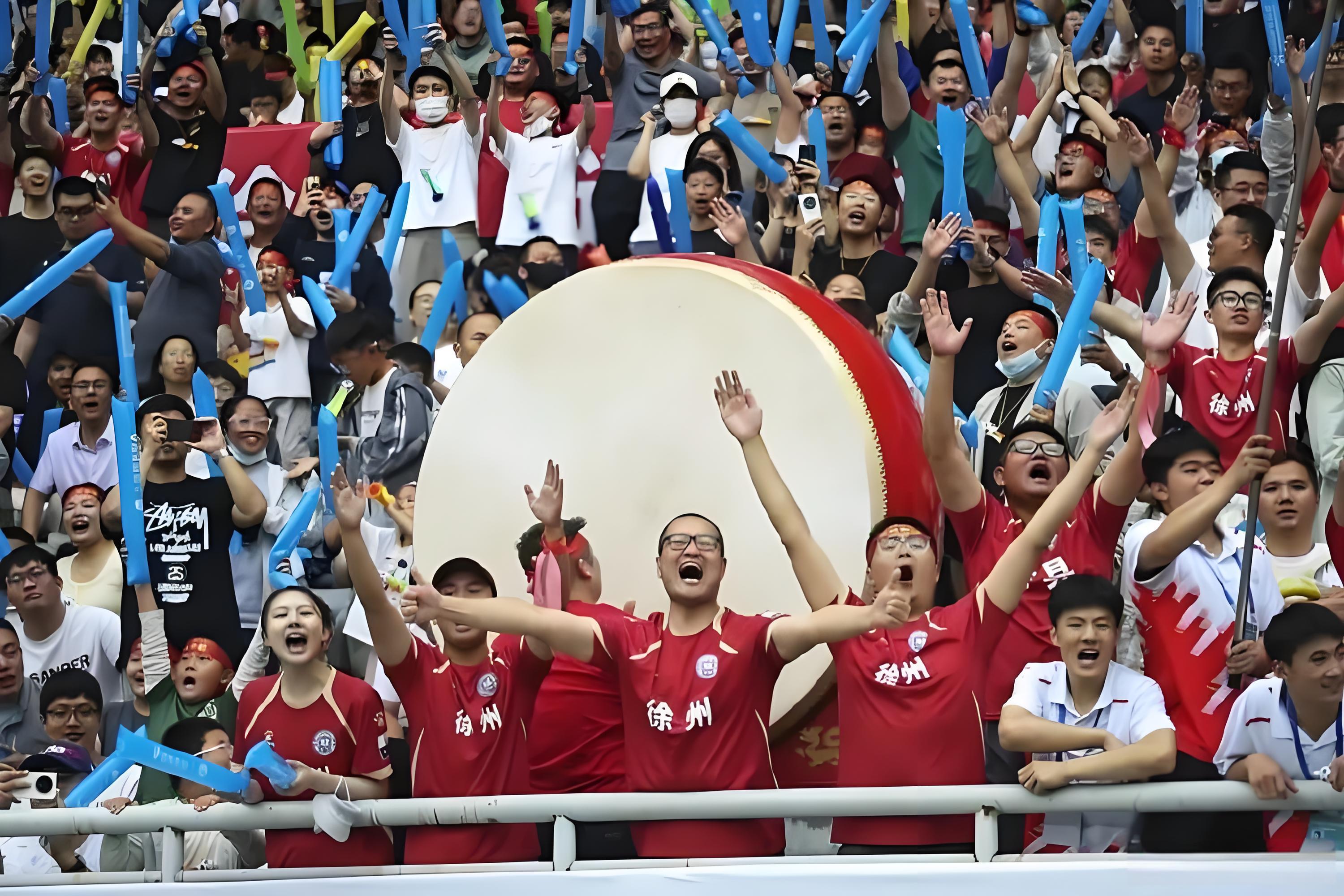 足球场上风云突变，球队表现备受瞩目的简单介绍